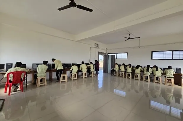 Computer Lab — Facilities